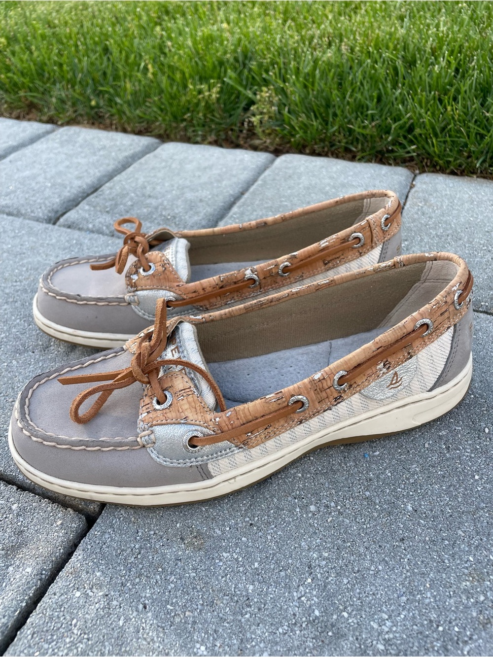 Women’s Sperry Two-Tone Taupe and Tan Moccasin Boat Shoes 6 1/2 ✨BRAND NEW✨